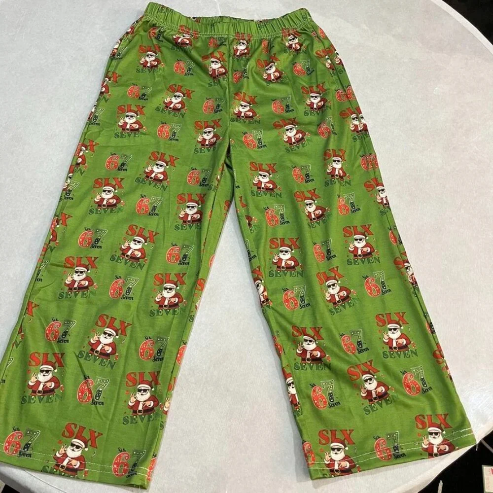3/$20 Bundle 🌈 Boys Santa Christmas Pajama Pants “Six Seven” Green 8 NWOT